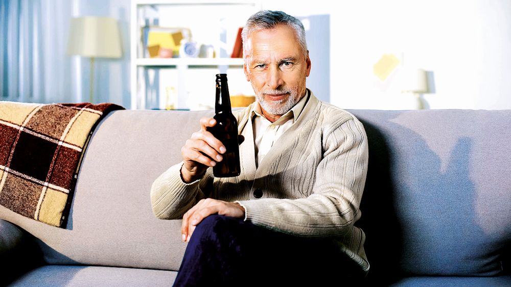 Muže v důchodu musíte zabavit, jinak se upije